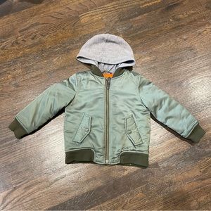 Sz 3T Children’s Place army green bomber jacket with grey hood